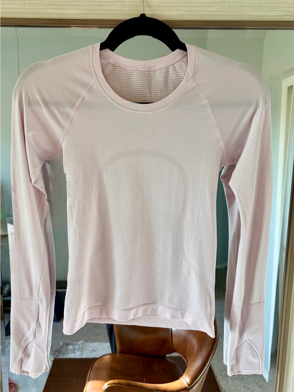 Lululemon Women's Swiftly Tech Long Sleeve Athletic Shirt Size 2 Light Pink